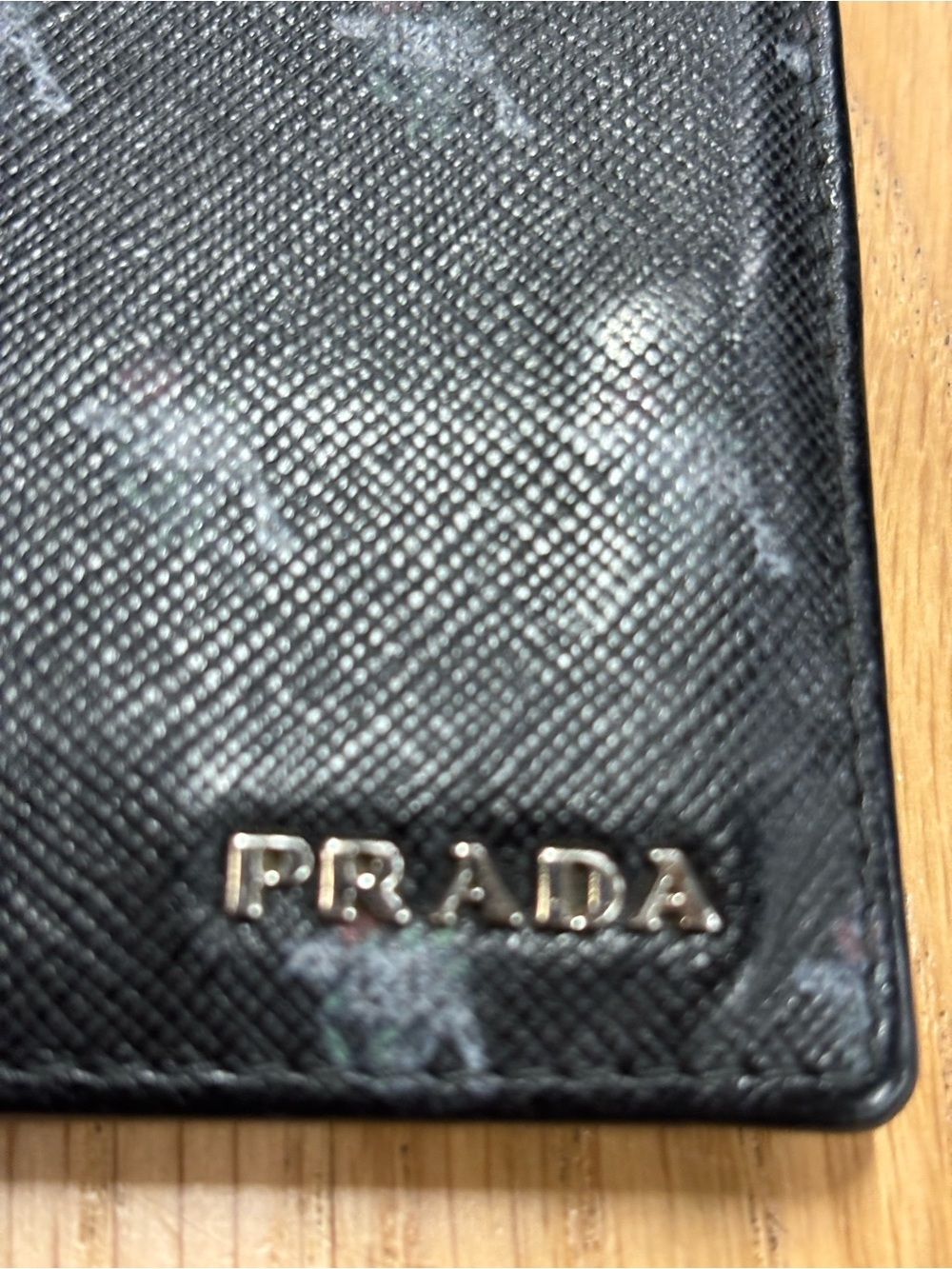 Prada Black Saffiano Leather Card Holder Wallet with Printed Motif - Picture 4 of 9